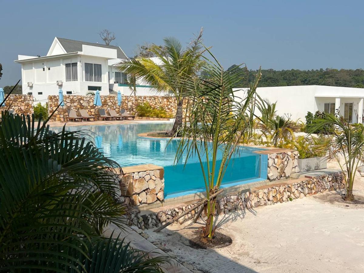 You&Me Resort Pagoda Beach Exterior foto