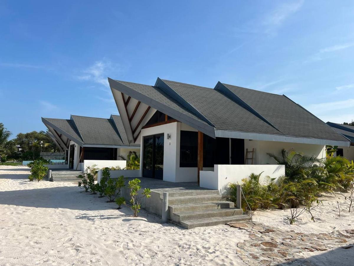 You&Me Resort Pagoda Beach Exterior foto